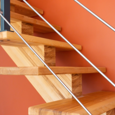 Escalier avec limon central en bois