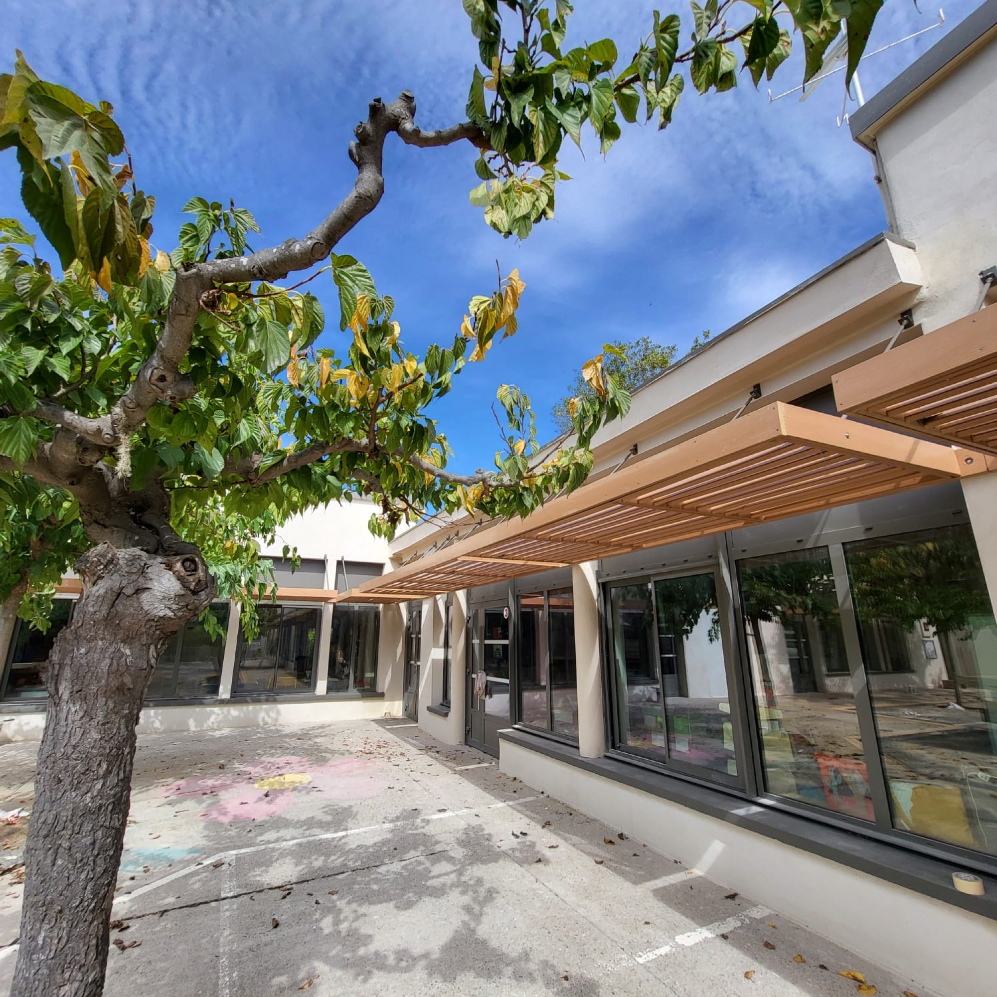 Rénovation complète de brise-soleils en bois - Agde