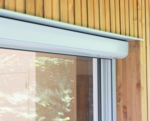 Pose de menuiseries extérieures en aluminium