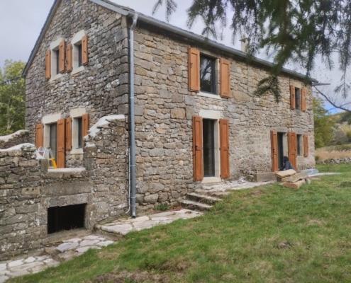 Fabrication et pose de volets battants