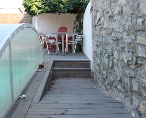 Terrasse contour de piscine