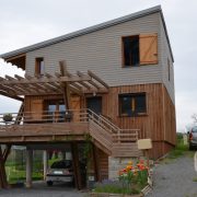 maison ossature bois bardage bioclimatique passive cranssac terrasse